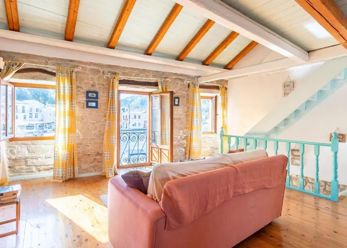 Spiros Jetty House *